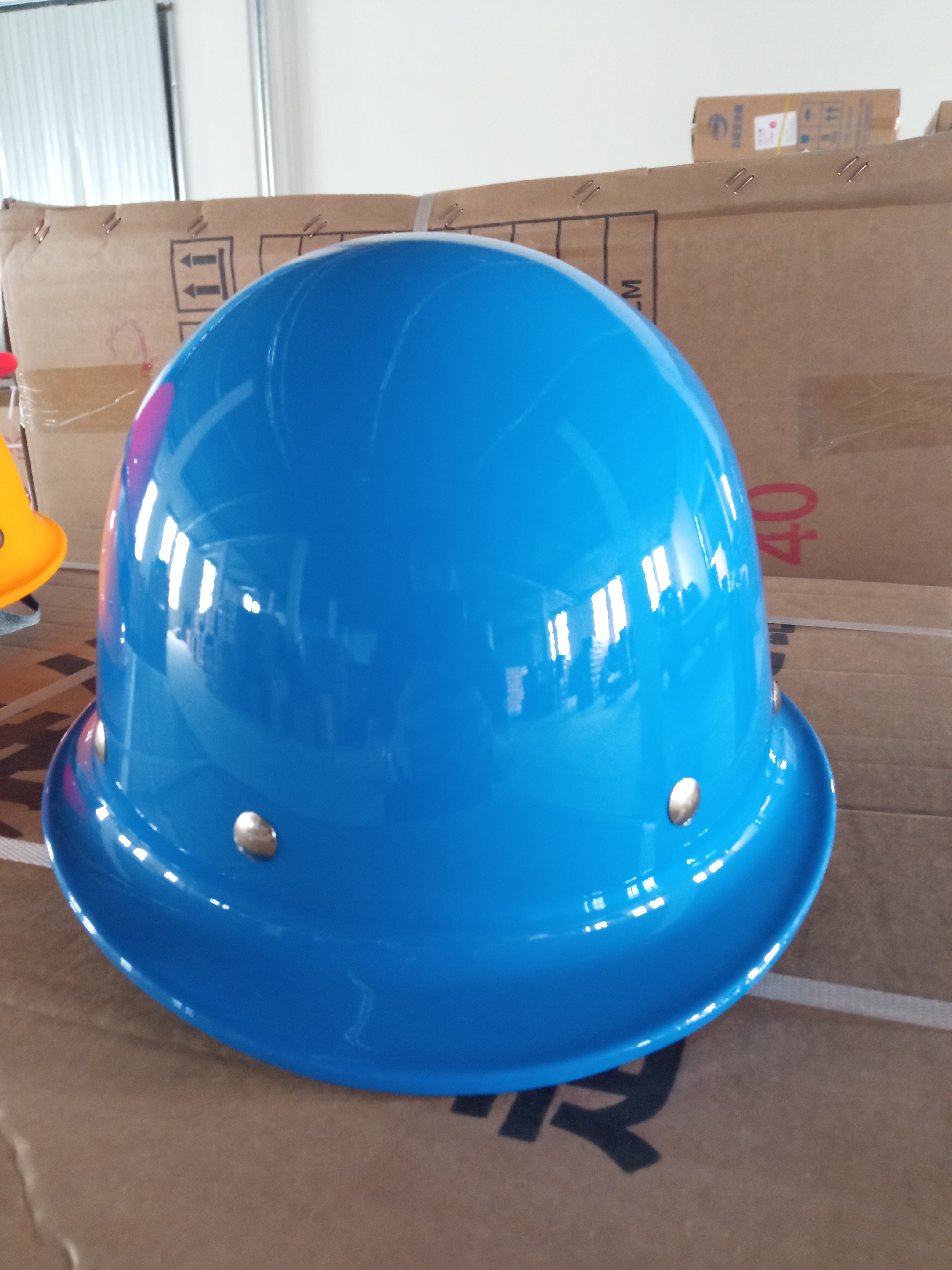 Knob ABS material and painted safety helmet
