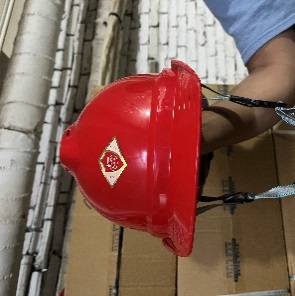 V-shaped breathable helmet